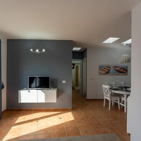 Del Mar Villa *